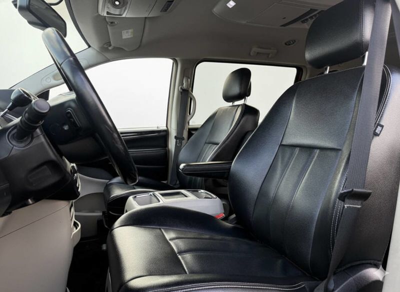 2014 Chrysler Town and Country Touring - DVD Player - Bluetooth - Comfort Meets Function - 22939174 - 10