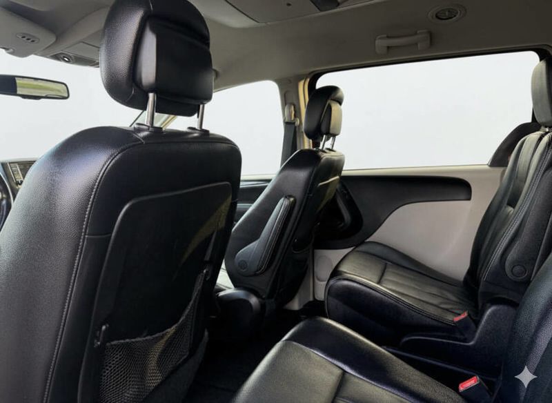 2014 Chrysler Town and Country Touring - DVD Player - Bluetooth - Comfort Meets Function - 22939174 - 11