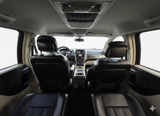 2014 Chrysler Town and Country Touring - DVD Player - Bluetooth - Comfort Meets Function - 22939174 - 20