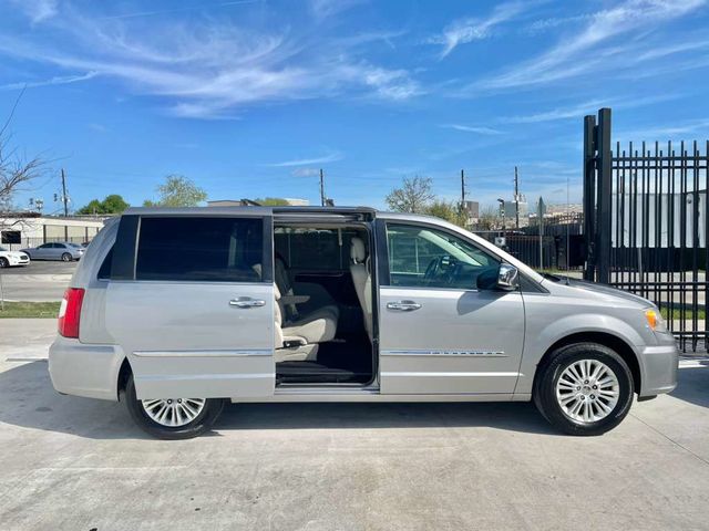 2014 Chrysler Town & Country 4dr Wagon Limited - 22981366 - 3