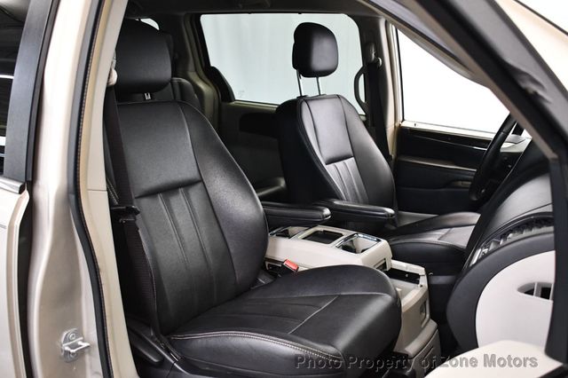 2014 Chrysler Town & Country 4dr Wagon Touring - 23046900 - 11