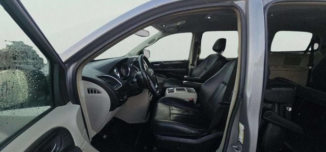 2014 Chrysler Town & Country 4dr Wagon Touring - 22996148 - 6