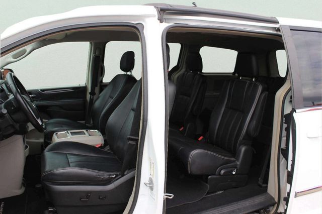 2014 Chrysler Town & Country 4dr Wagon Touring - 23030333 - 7