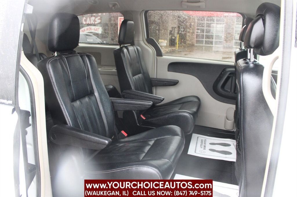 2014 Chrysler Town & Country 4dr Wagon Touring - 22387639 - 12