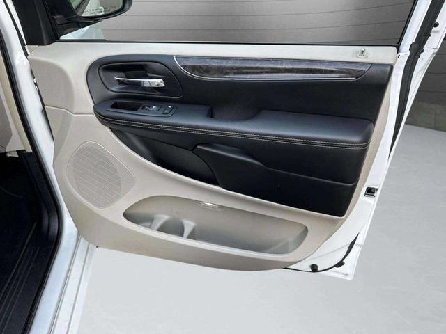 2014 Chrysler Town & Country 4dr Wagon Touring - 22934153 - 29