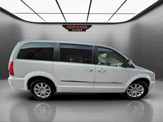 2014 Chrysler Town & Country 4dr Wagon Touring - 22934153 - 5