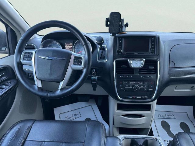 2014 Chrysler Town & Country 4dr Wagon Touring - 23053546 - 17