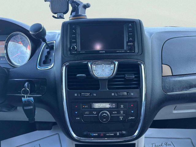 2014 Chrysler Town & Country 4dr Wagon Touring - 23053546 - 21
