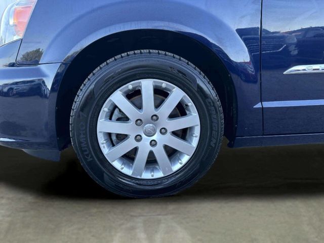 2014 Chrysler Town & Country 4dr Wagon Touring - 23053546 - 35