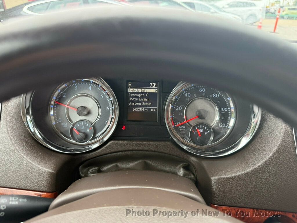 2014 Chrysler Town & Country Touring photo 13