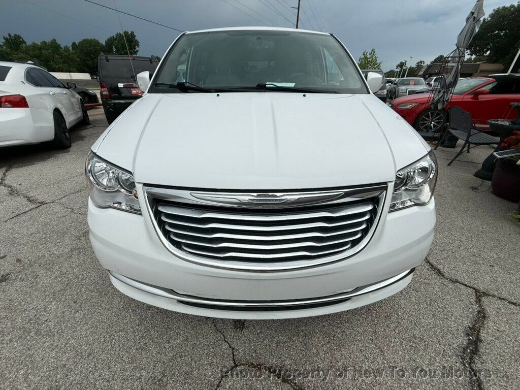 2014 Chrysler Town & Country Touring photo 19