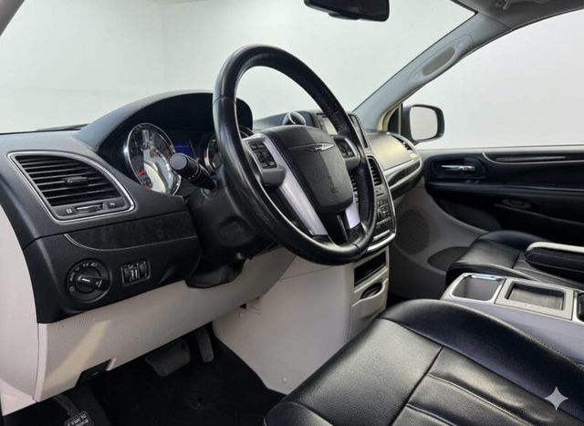 2014 Chrysler Town & Country 4dr Wagon Touring - 22939174 - 9