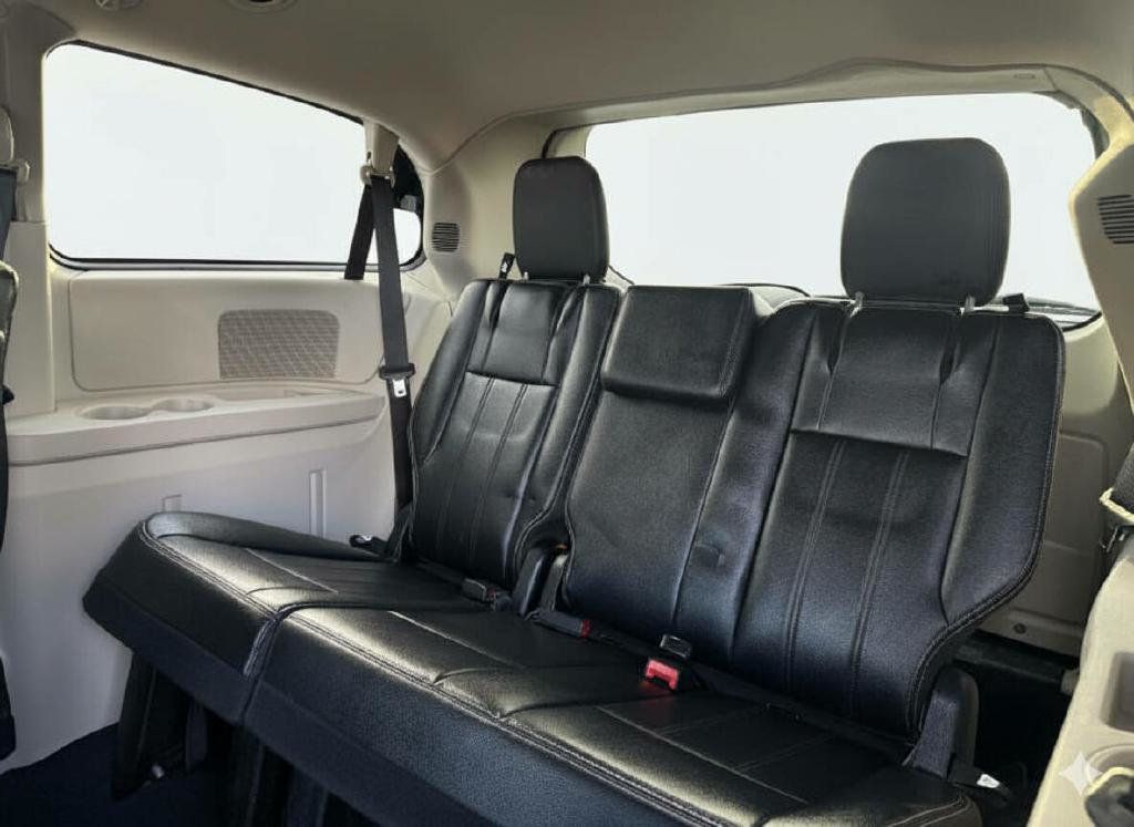 2014 Chrysler Town & Country 4dr Wagon Touring - 22939174 - 12