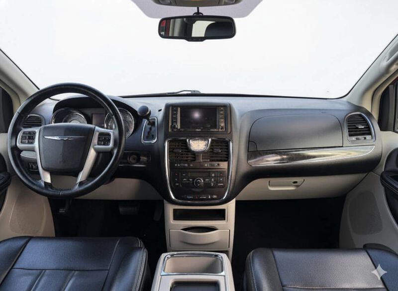 2014 Chrysler Town & Country 4dr Wagon Touring - 22939174 - 18