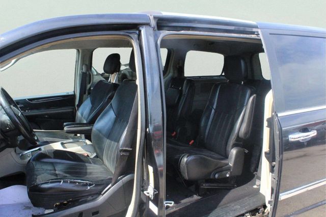 2014 Chrysler Town & Country 4dr Wagon Touring-L 30th Anniversary - 23005223 - 4