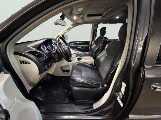 2014 Chrysler Town & Country 4dr Wagon Touring-L 30th Anniversary - 22959746 - 15