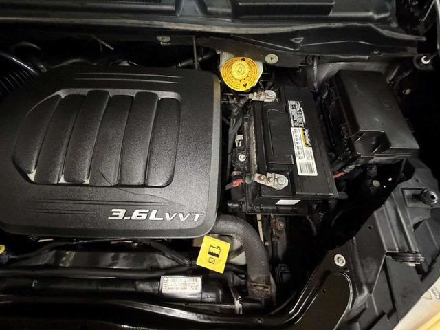 2014 Chrysler Town & Country 4dr Wagon Touring-L 30th Anniversary - 22959746 - 32