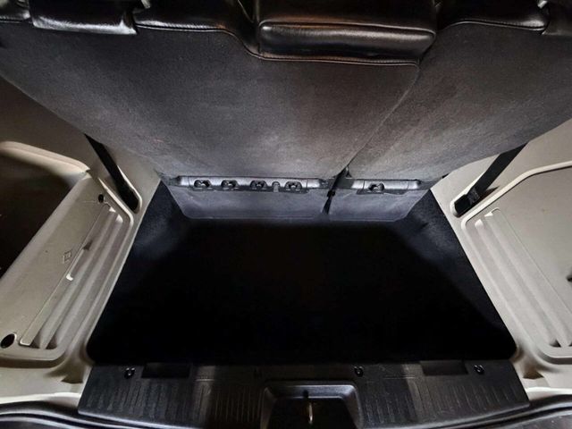 2014 Chrysler Town & Country 4dr Wagon Touring-L 30th Anniversary - 22959746 - 7