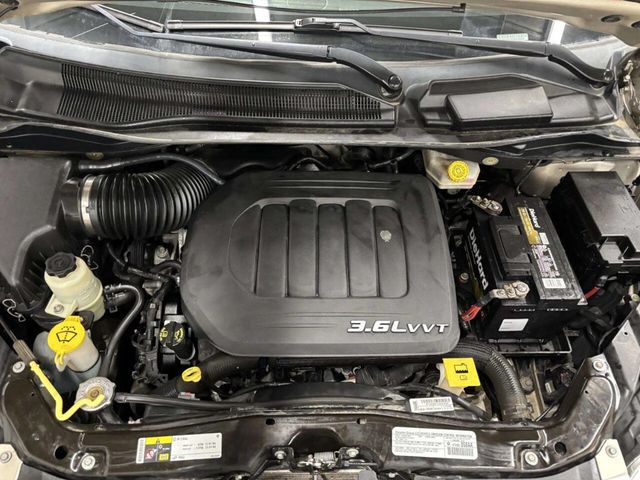 2014 Chrysler Town & Country 4dr Wagon Touring-L 30th Anniversary - 23022334 - 12