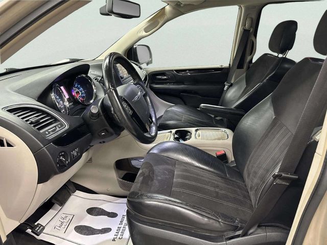 2014 Chrysler Town & Country 4dr Wagon Touring-L 30th Anniversary - 23022334 - 15