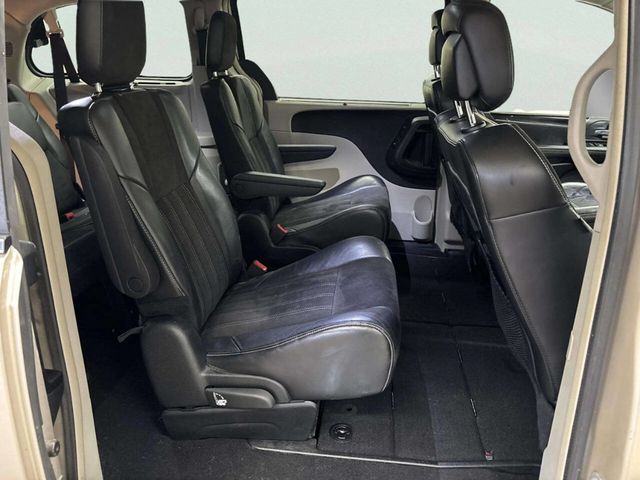 2014 Chrysler Town & Country 4dr Wagon Touring-L 30th Anniversary - 23022334 - 18