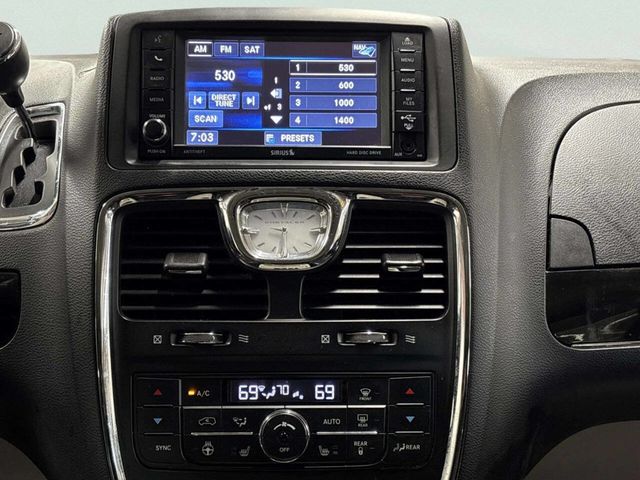2014 Chrysler Town & Country 4dr Wagon Touring-L 30th Anniversary - 23022334 - 26