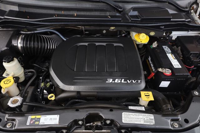 2014 Chrysler Town & Country Touring - 23034650 - 9