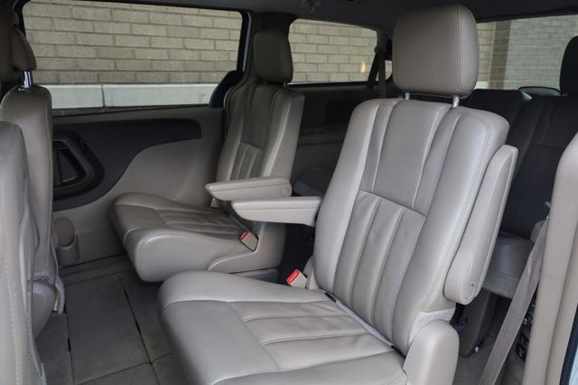 2014 Chrysler Town & Country Touring - 23034650 - 18
