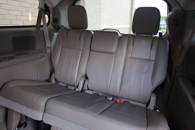 2014 Chrysler Town & Country Touring - 23034650 - 19