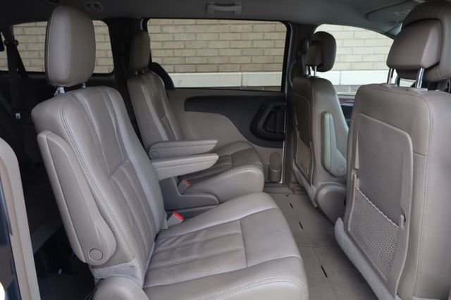 2014 Chrysler Town & Country Touring - 23034650 - 21