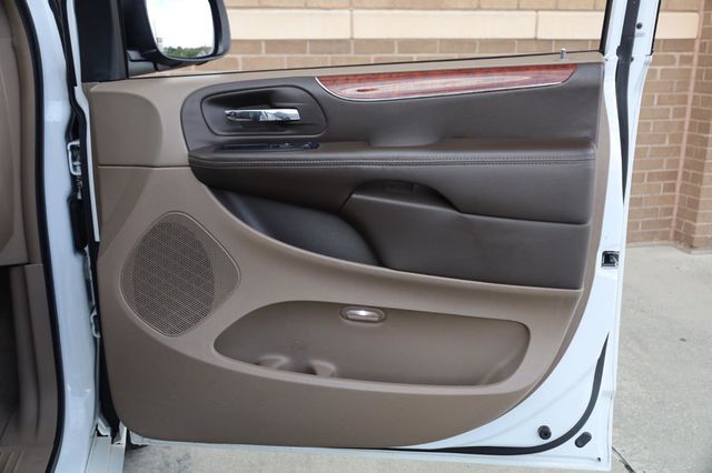 2014 Chrysler Town & Country Touring - 23034650 - 23