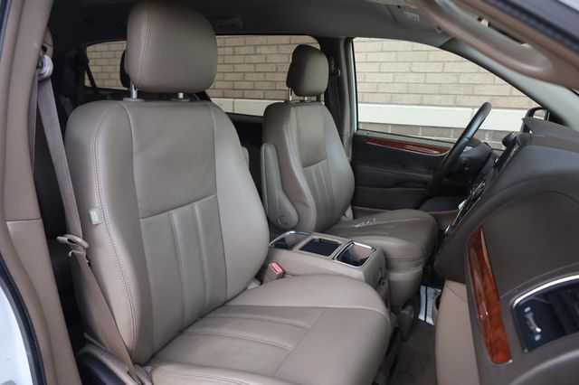 2014 Chrysler Town & Country Touring - 23034650 - 25