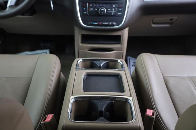 2014 Chrysler Town & Country Touring - 23034650 - 29