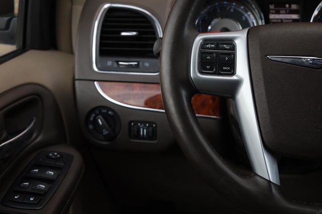 2014 Chrysler Town & Country Touring - 23034650 - 31
