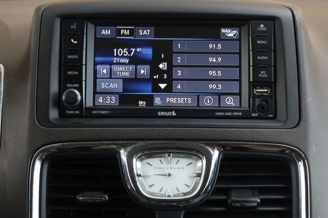 2014 Chrysler Town & Country Touring - 23034650 - 38