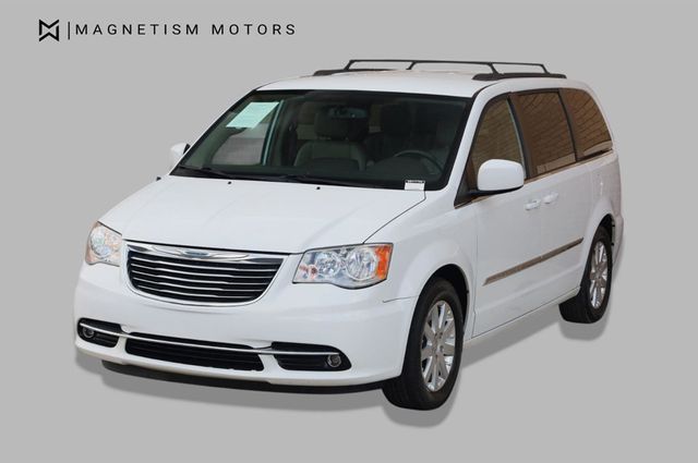 2014 Chrysler Town & Country Touring - 23034650 - 3