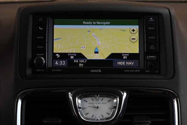 2014 Chrysler Town & Country Touring - 23034650 - 39
