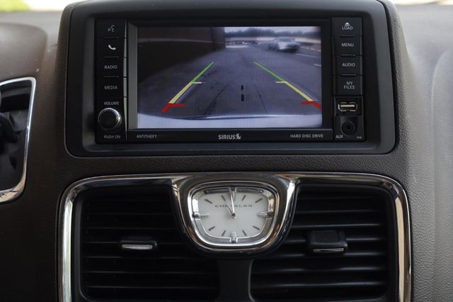 2014 Chrysler Town & Country Touring - 23034650 - 40