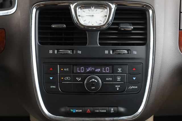 2014 Chrysler Town & Country Touring - 23034650 - 42