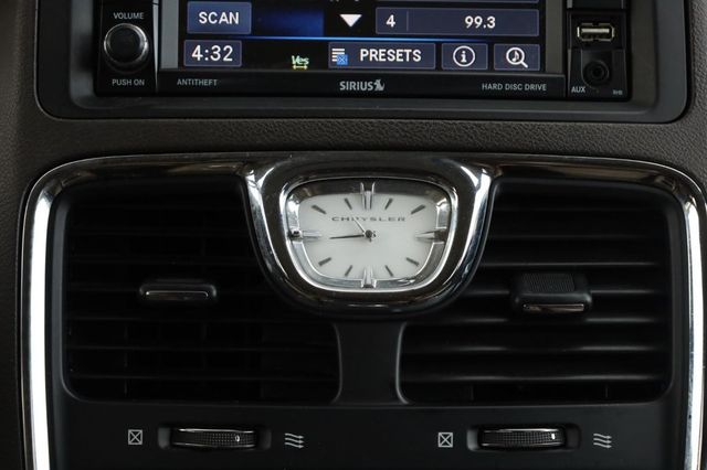 2014 Chrysler Town & Country Touring - 23034650 - 43