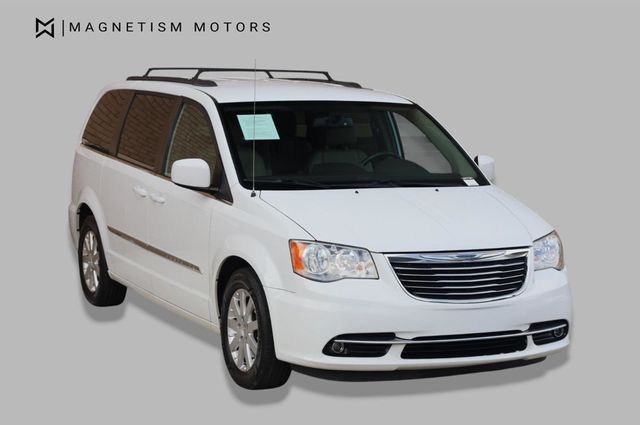 2014 Chrysler Town & Country Touring - 23034650 - 5