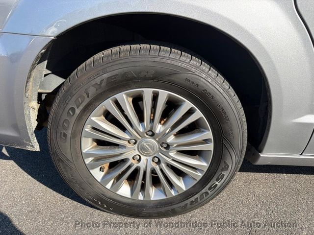 2014 Chrysler Town & Country Touring-L - 23031236 - 15