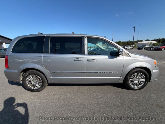 2014 Chrysler Town & Country Touring-L - 23031236 - 1