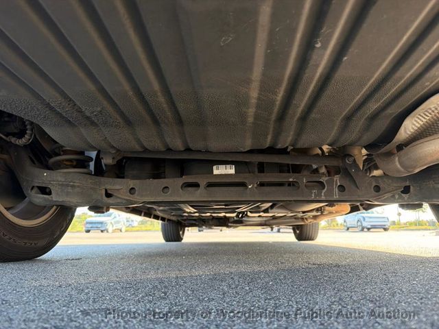 2014 Chrysler Town & Country Touring-L - 23031236 - 19