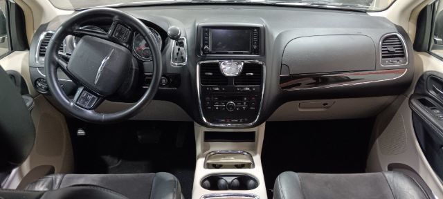 2014 Chrysler Town & Country Touring-L - 22418805 - 2