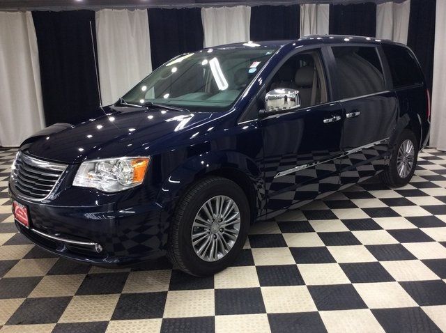 2014 Chrysler Town & Country Touring-L - 22414087 - 2