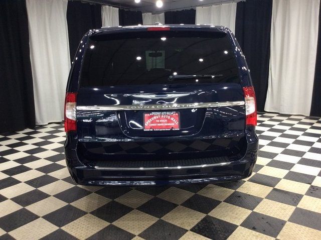 2014 Chrysler Town & Country Touring-L - 22414087 - 4