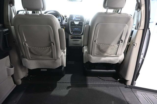 2014 Chrysler Town & Country Touring-L Handicap Mobility Van - 23087049 - 19