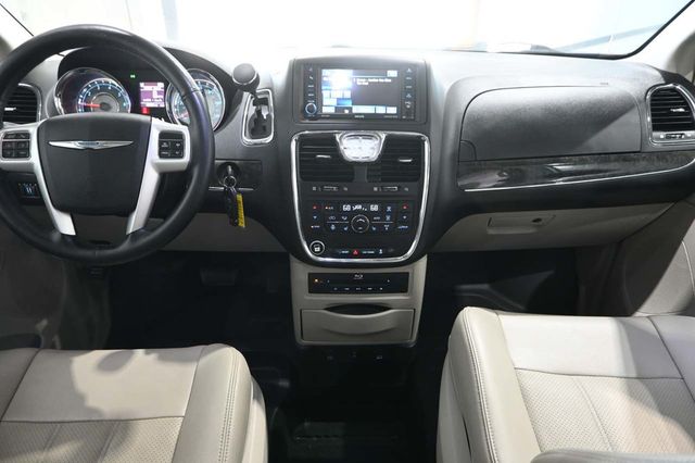 2014 Chrysler Town & Country Touring-L Handicap Mobility Van - 23087049 - 20