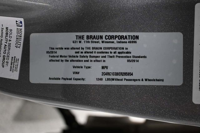 2014 Chrysler Town & Country Touring-L Handicap Mobility Van - 23087049 - 32